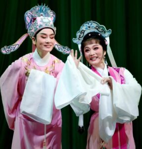 图片[1]-越剧尹派传人王君安，她到底有什么魅力，让戏迷们一直念念不忘？-集雅曲艺网